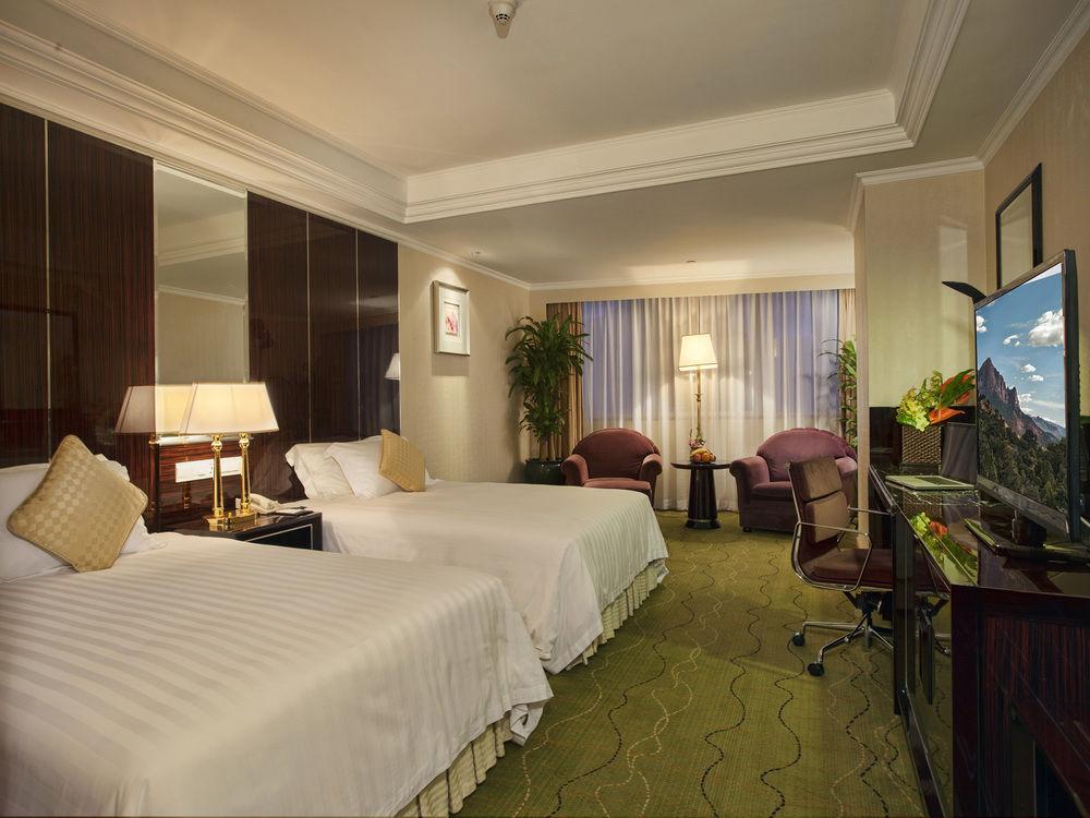 Renaissance Shenzhen Luohu Hotel Bagian luar foto
