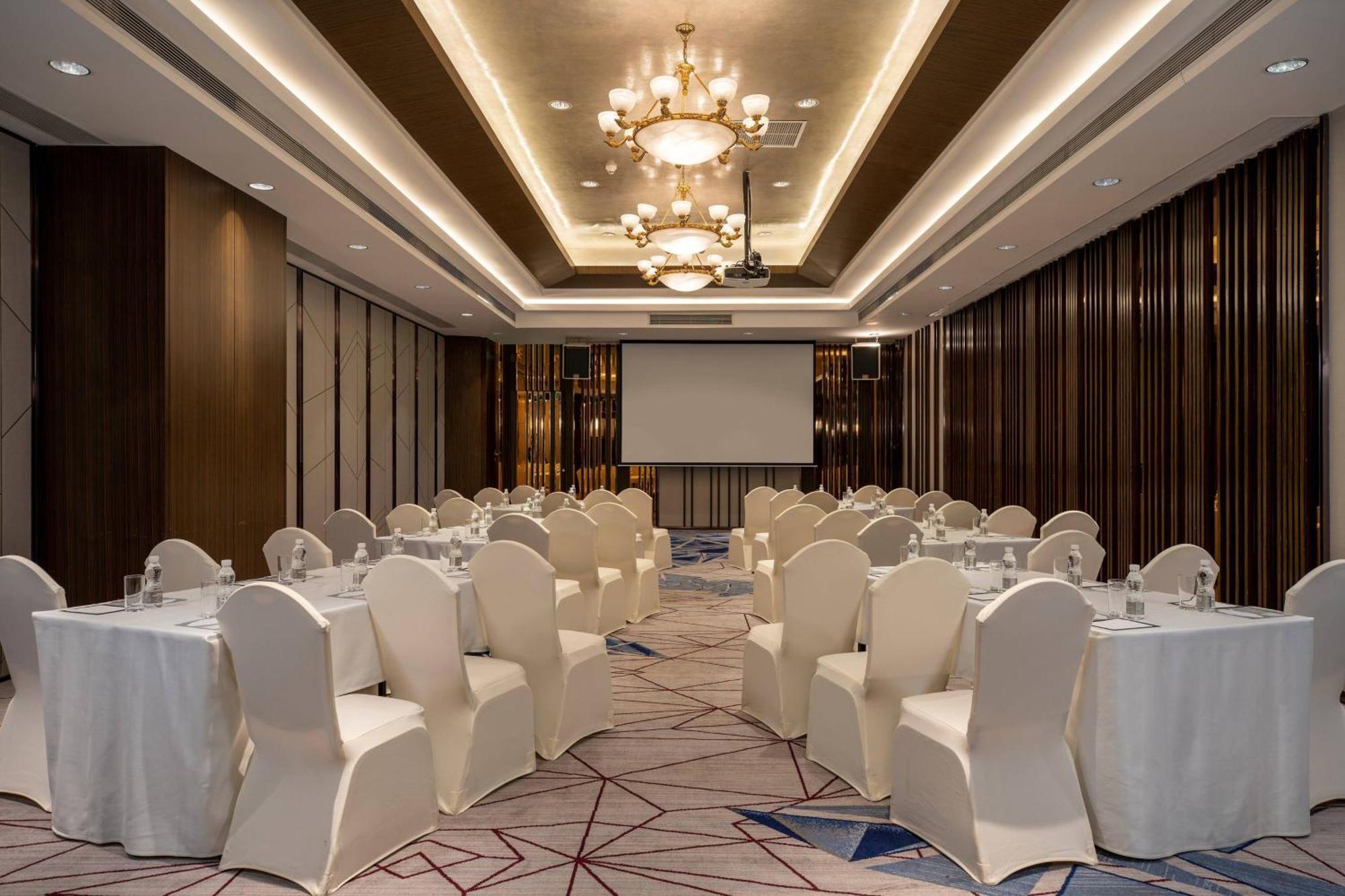 Renaissance Shenzhen Luohu Hotel Bagian luar foto