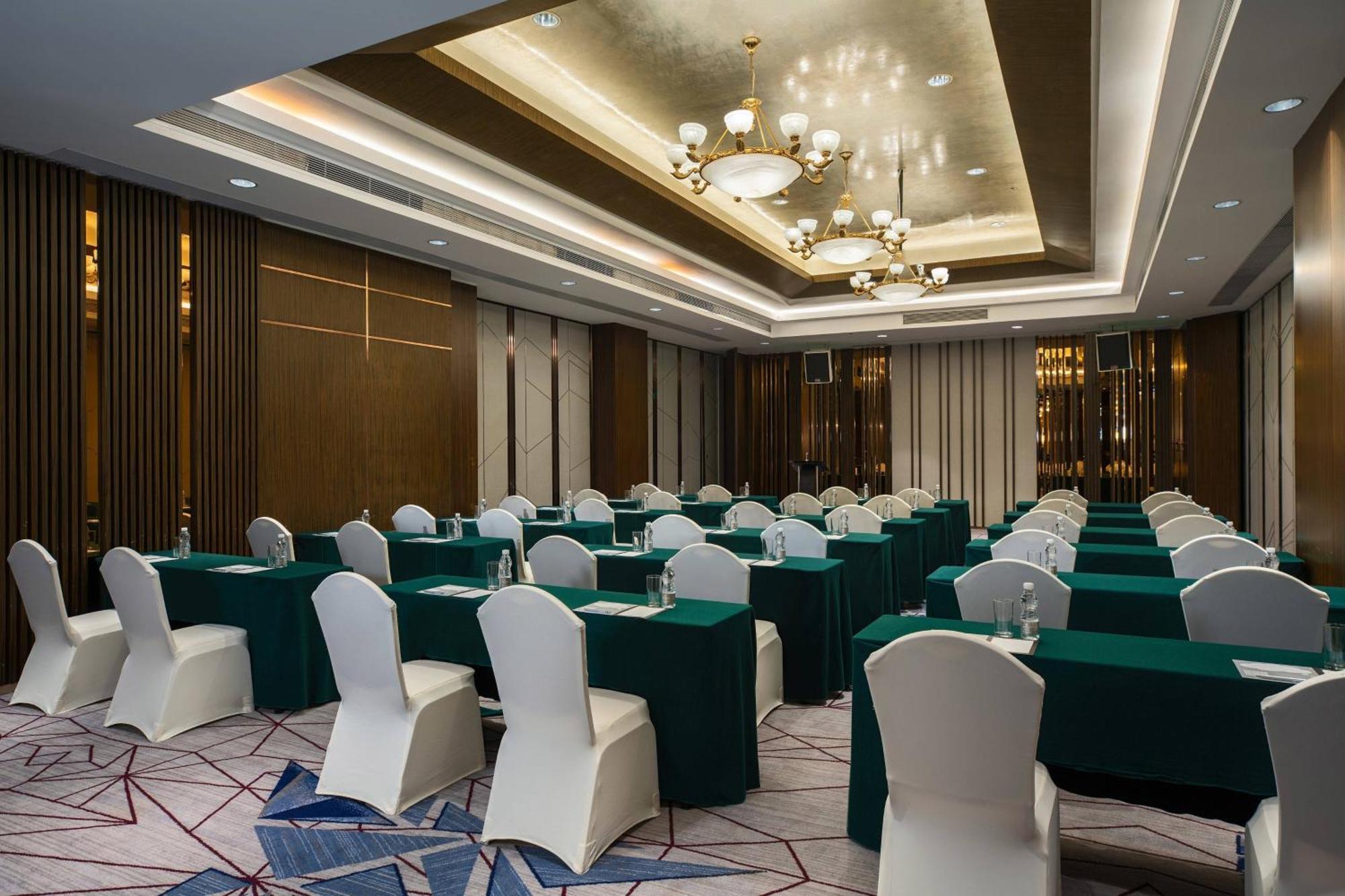 Renaissance Shenzhen Luohu Hotel Bagian luar foto