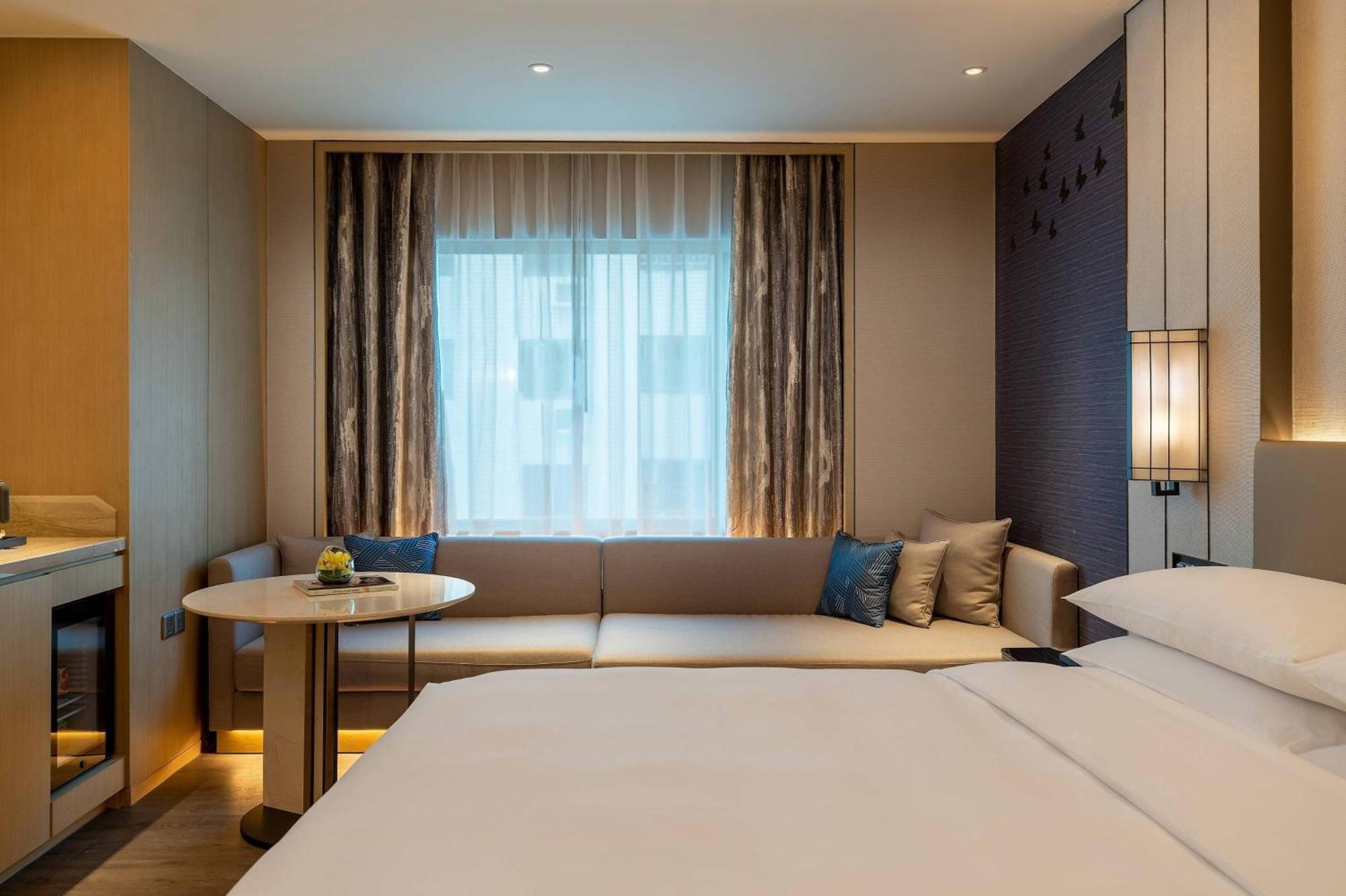 Renaissance Shenzhen Luohu Hotel Bagian luar foto