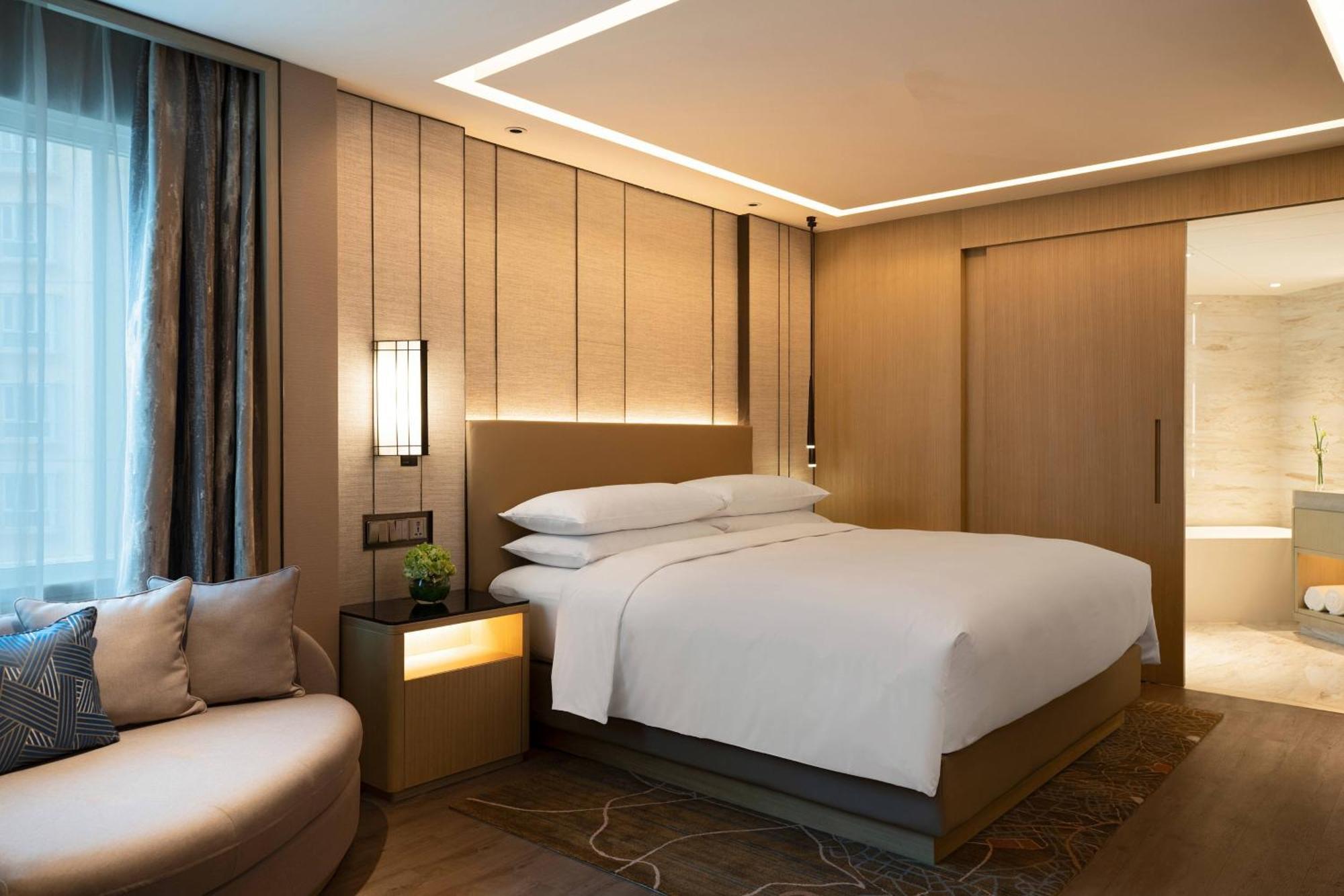 Renaissance Shenzhen Luohu Hotel Bagian luar foto