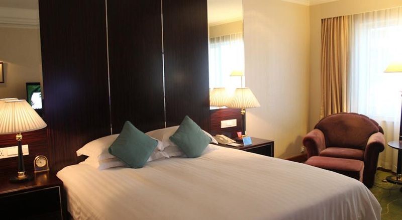 Renaissance Shenzhen Luohu Hotel Bagian luar foto