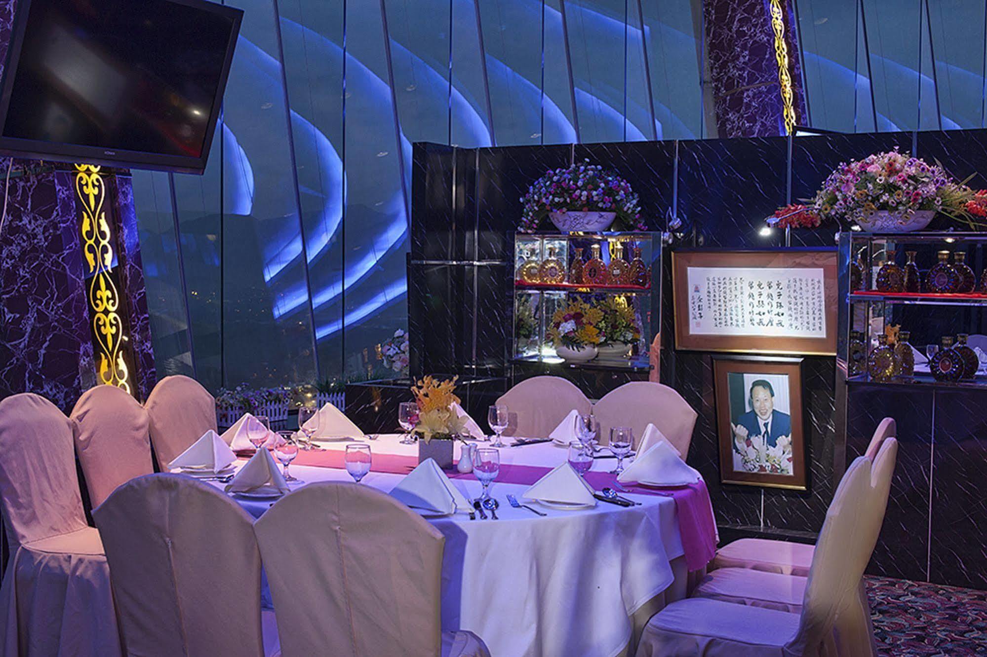 Renaissance Shenzhen Luohu Hotel Bagian luar foto
